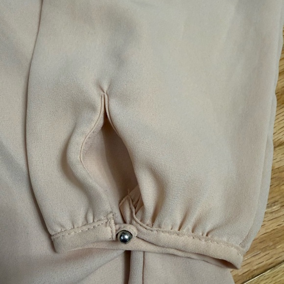 Light Pink Flowy Long Sleeve Blouse - Picture 5 of 6